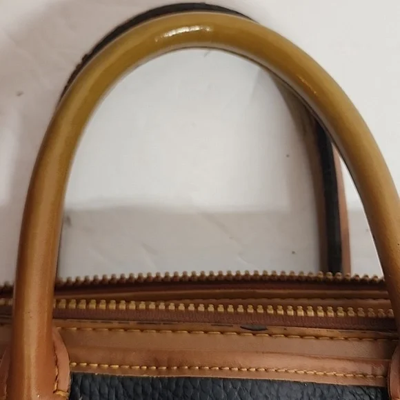Dooney & Bourke Vintage Navy Blue and Tan Quality Leather Satchel Doctors Bag - Picture 8 of 15